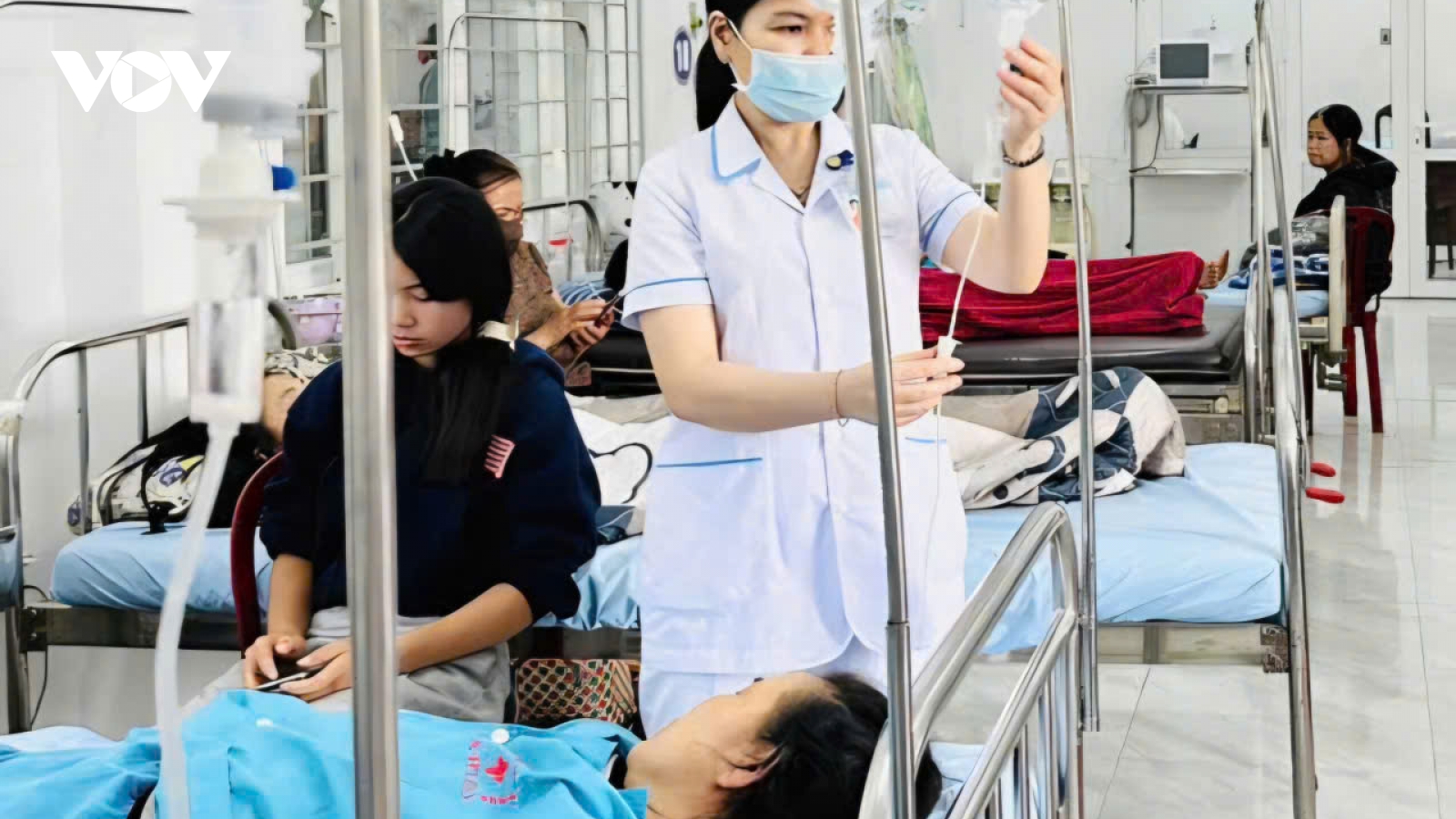 Hành chục người ở Đắk Lắk nhập viện cấp cứu sau khi ăn bánh mì